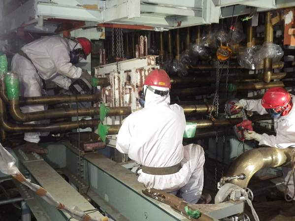 Ａループ側の主要機器等の解体撤去状況・上昇管の切断作業