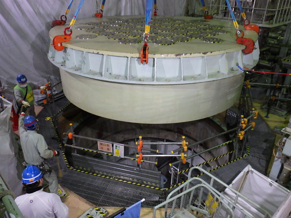 制御棒駆動機構支持プラグ・撤去作業（2022.3）