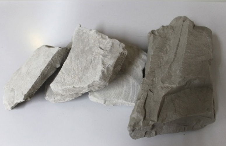 地下500mの坑道が貫通した箇所から採取した“貫通石”