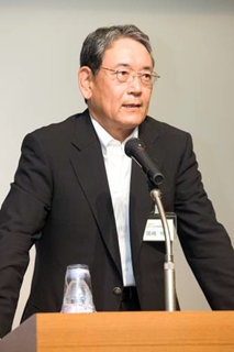 岡﨑理事長