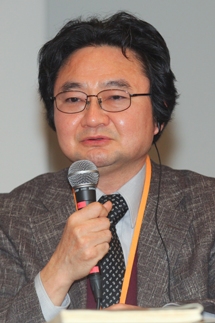 上坂　充氏