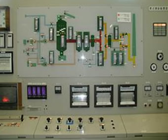焼却処理設備のコントロールパネル 