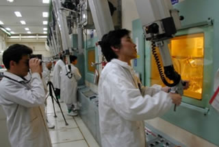 高レベル放射線物質を安全に取り扱える試験施設やこれまで培ってきた技術を駆使して、福島第一原子力発電所(1F)の廃止措置等に向けた研究開発に取り組んでいます。