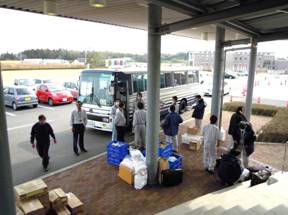 a photo for departure of the dispatched experts to Fukushima1
