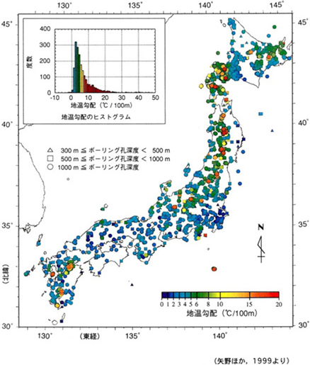 日本各地で得られたボーリング孔（坑井）内の地温データを色分けし，日本地図にプロットした図。東濃地域が位置する中部地方は，火山地域を除き，地温勾配が2～3℃/100mであることが示されている。