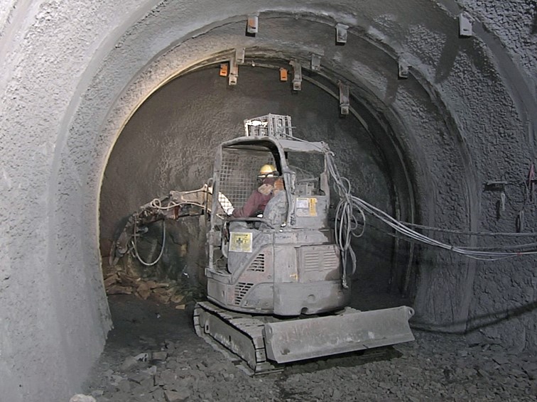 Full-scale demonstration of horizontal tunnel construction at 350 m Gallery in 2013